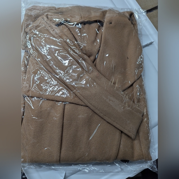 Women's Winter Coat with Belt - Picture 6 of 7